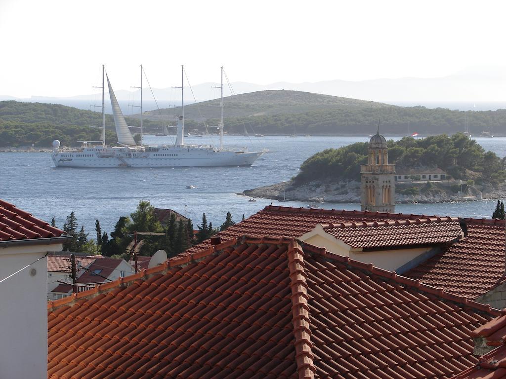 Apartments Curin Hvar Town Buitenkant foto