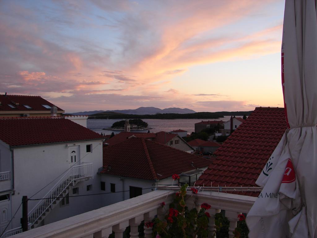 Apartments Curin Hvar Town Buitenkant foto